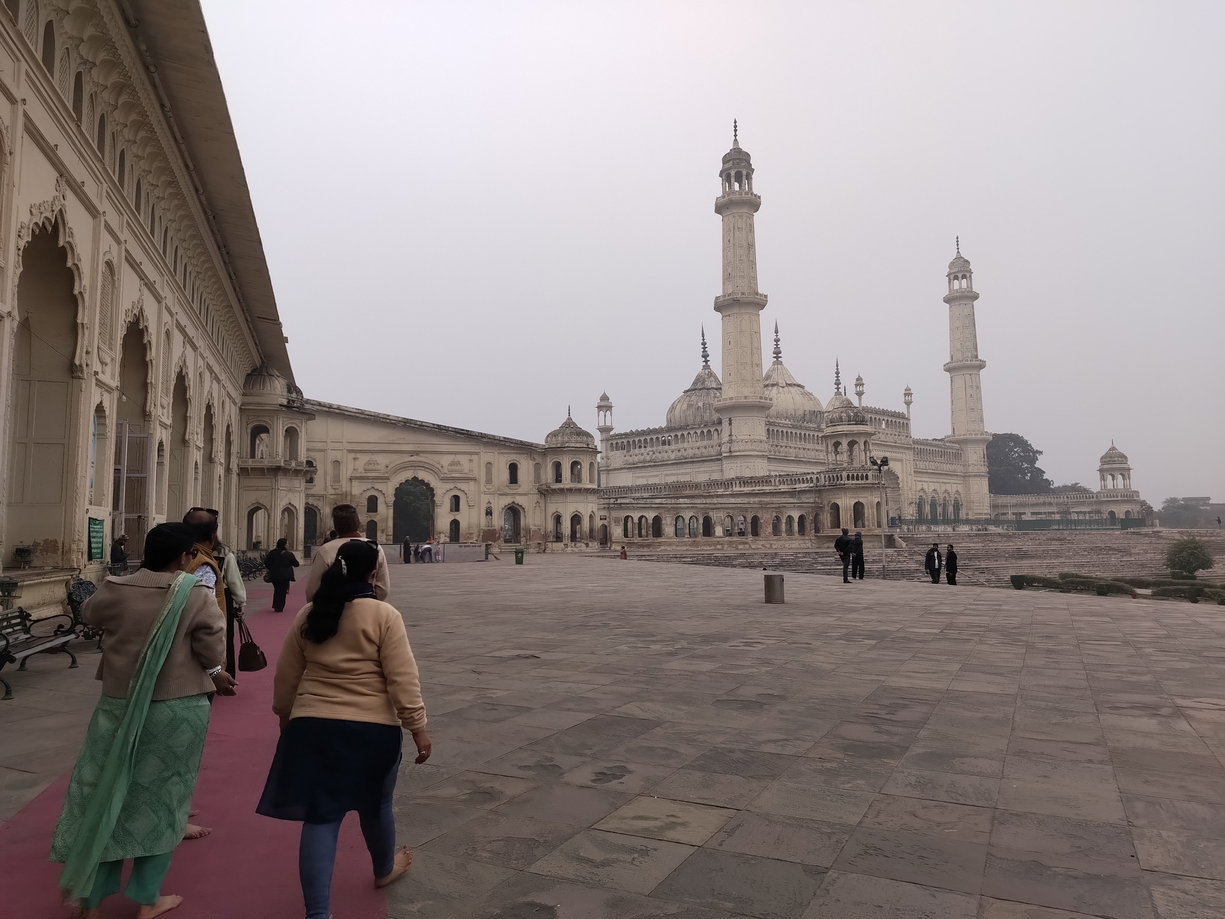 मर्निङ वाक गर्दै भूलभूलइया